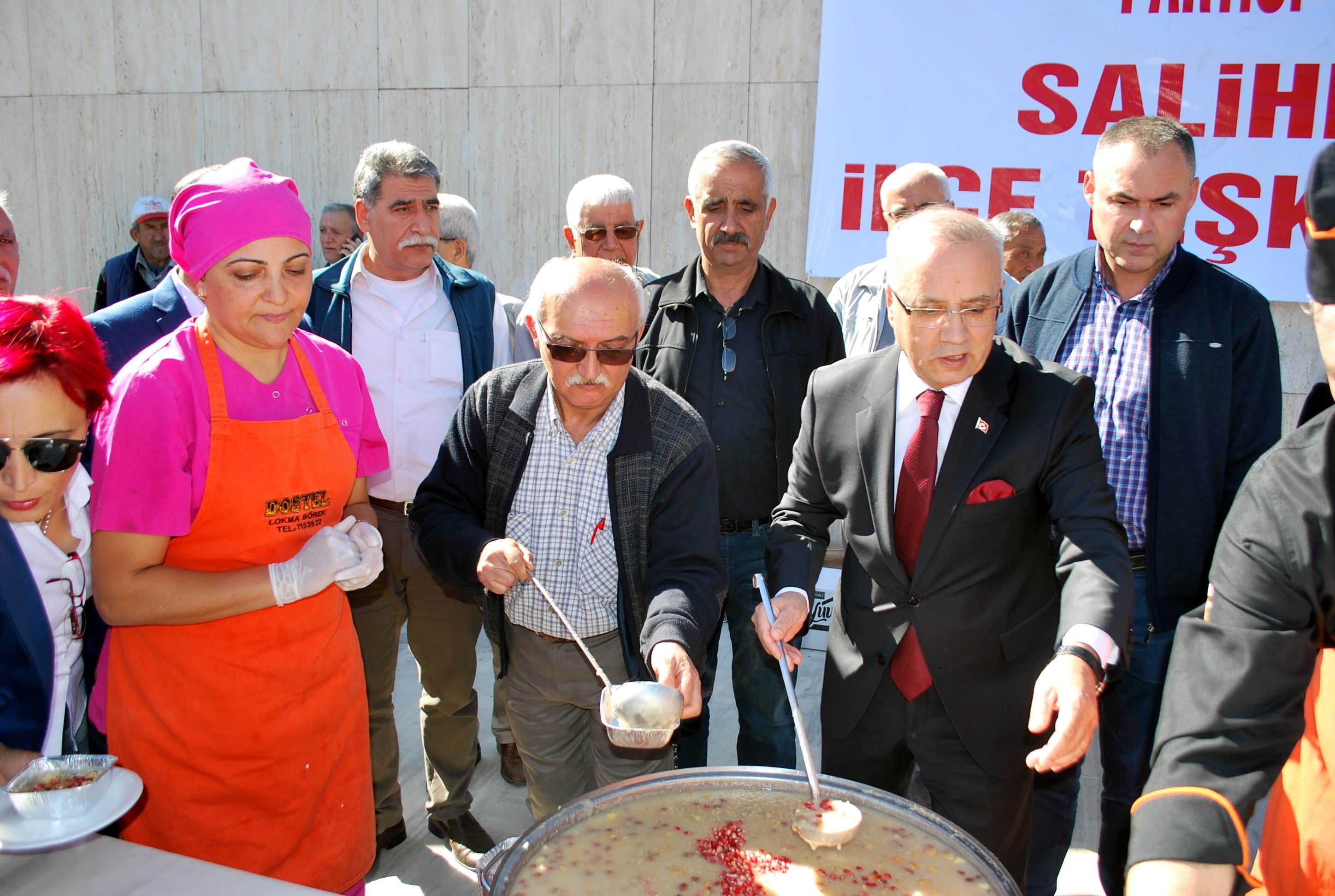 Salihli MHP’den Aşure Hayrı