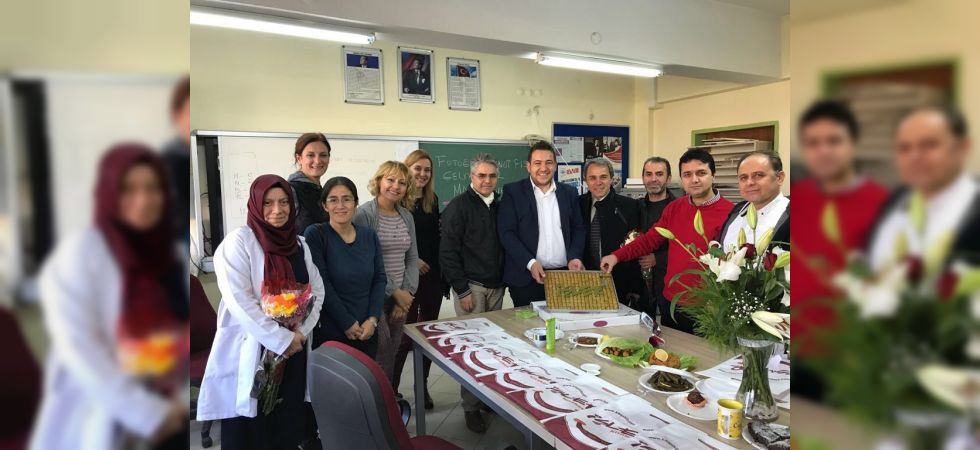 Öğretmenlere Baklavalı Kutlama