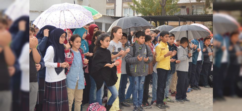 Ortaokul Öğrencileri Yağmur Duası Yaptı