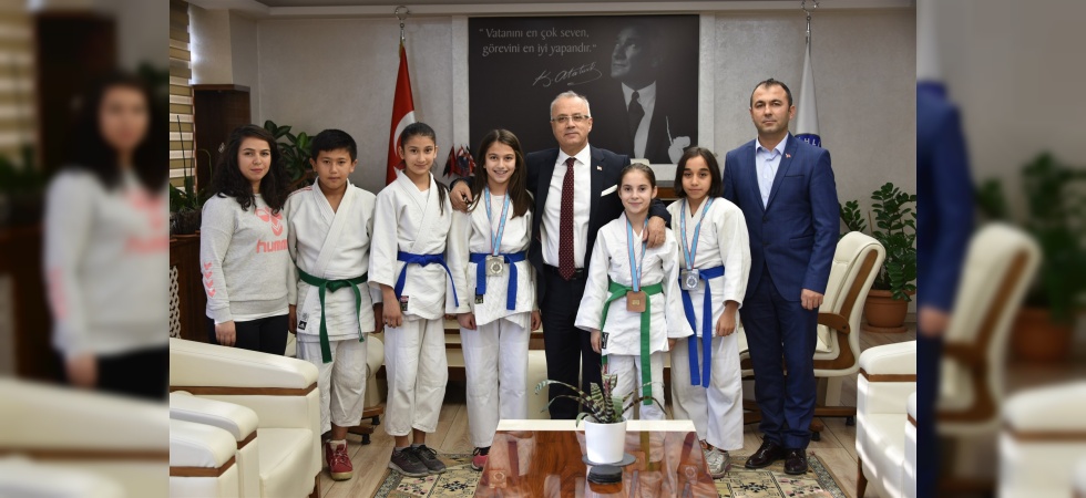 Başkan Kayda, başarılı judocuları ödüllendirdi