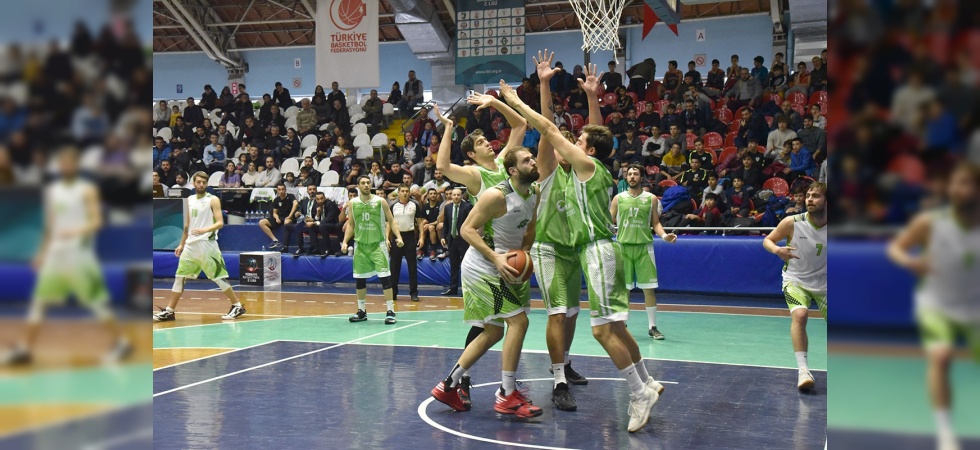 Manisa BBSK basketbolda da lider
