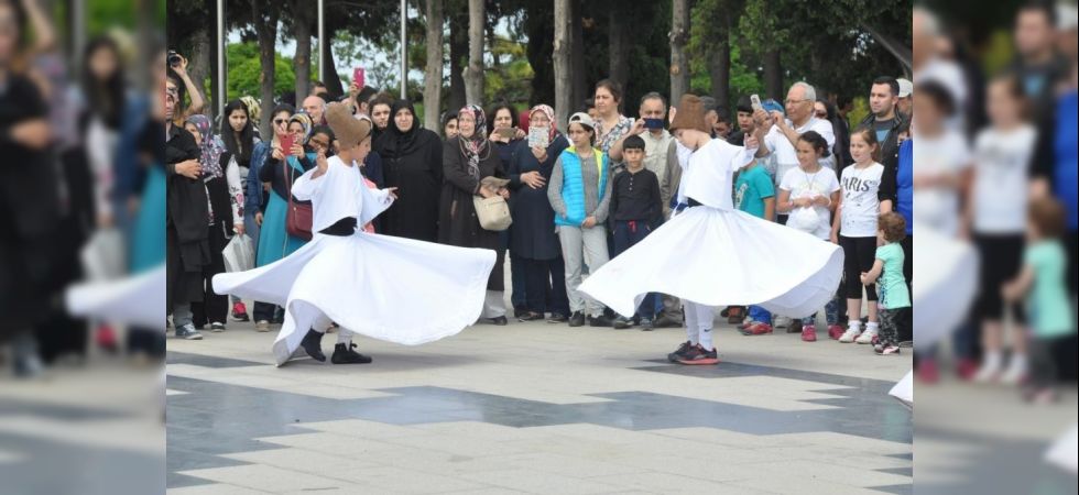 Minik Semazenlerden Gösteriye Davet