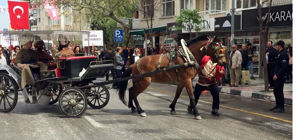 Festivalde At Huysuzlandı, Şehzadeler Yaya Kaldı