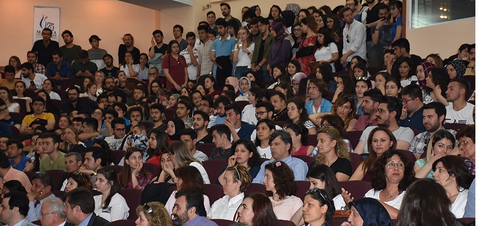 Manisa’da İlber Ortaylı’ya Yoğun İlgi