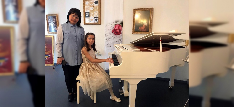 Manisalı Minik Piyanist Almanya’da Düzenlenen Yarışmada Birinci Oldu