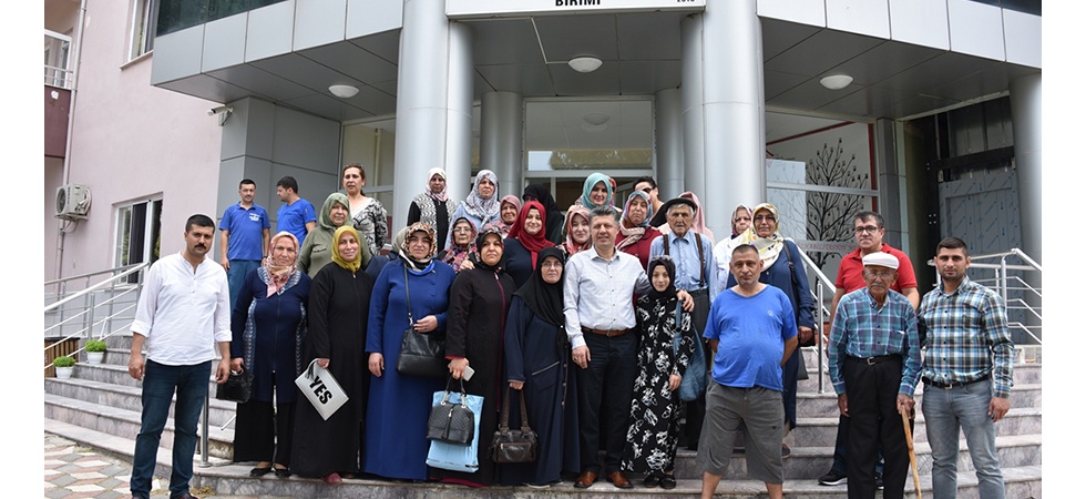 Ak Partili Özkan, Huzurevi'nde kalan yaşlıların kandilini kutladı