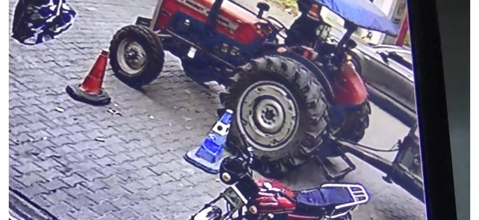 Manisa’da park halindeki traktör çalındı