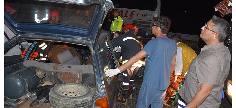 Akhisar’da feci kaza: 1 ölü, 5 yaralı