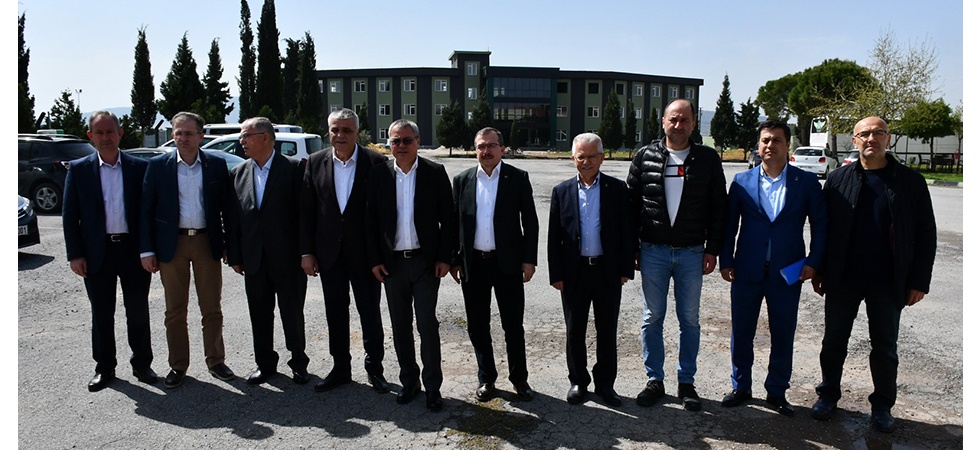 Manisa Valisi Ahmet Deniz, Akhisarspor’un 49. yılını kutladı