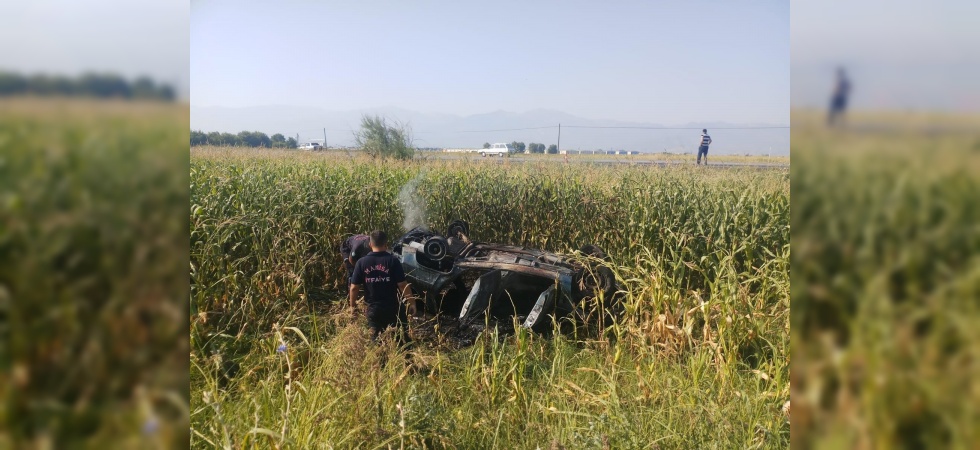 Manisa’da takla atan araç yandı: 4 yaralı