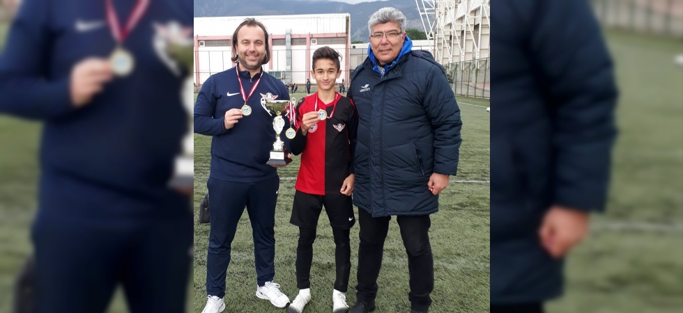 Somalı genç 14 yaşında Fenerbahçe'ye transfer oldu