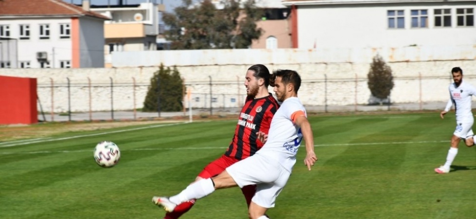 2. Lig: Turgutluspor: 2 - Karacabey Belediyespor: 0