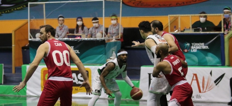 Akhisar Belediye Basket evinde Samsunspor’a takıldı