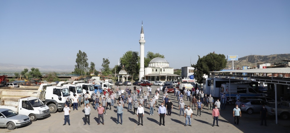 Alaşehir’de belediye işçilerini sevindiren imza