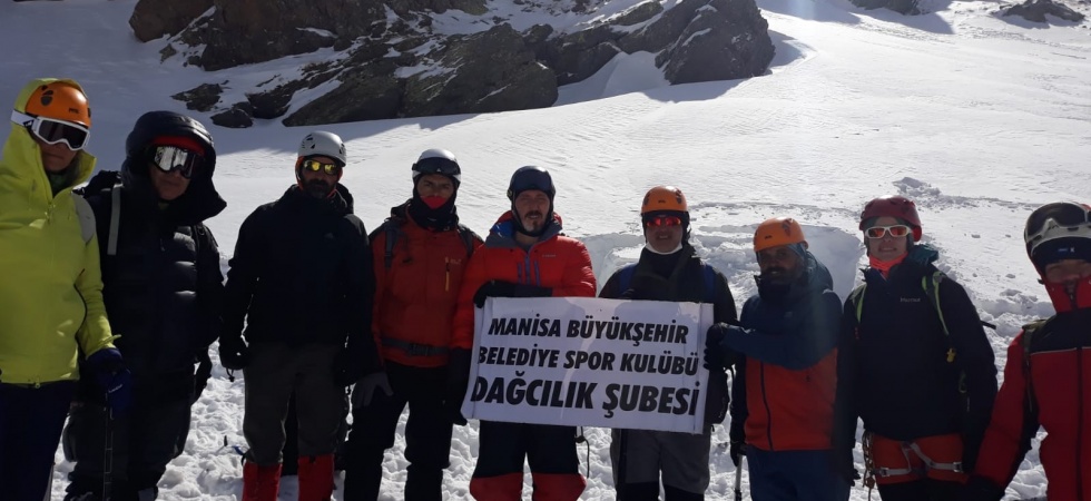 Manisalı dağcılar Erciyes’in zirvesinde eğitime katıldı