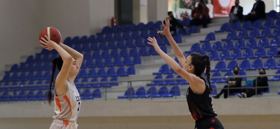 Turgutlu Belediyespor Kadın Basketbol Takımı doludizgin