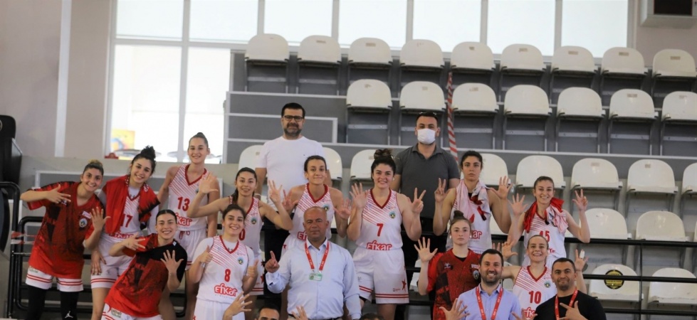 Turgutlu Belediyesinin kadın basketbolcuları grup maçlarını namağlup tamamladı