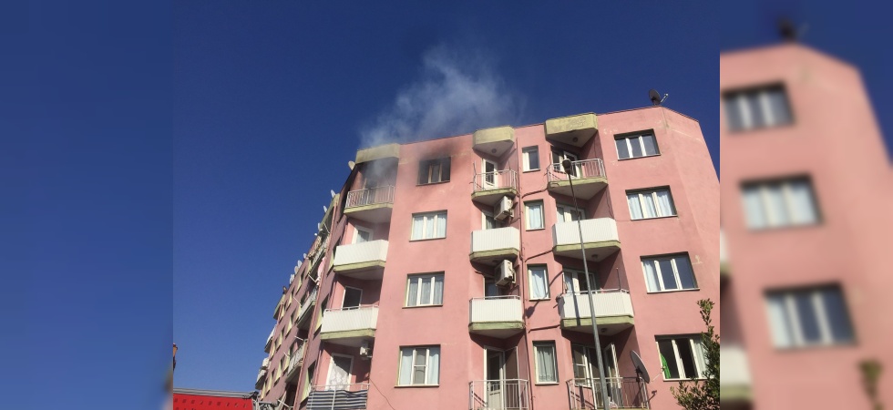 Alaşehir’de 5 katlı binada çıkan yangın korkuttu