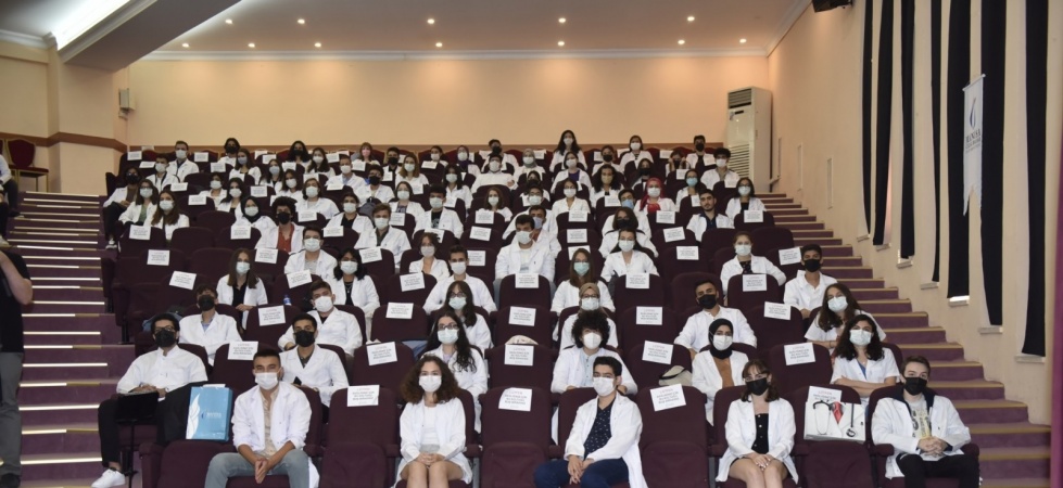 Manisa CBÜ Tıp Fakültesi ’Beyaz önlük giyme töreni’ gerçekleştirildi