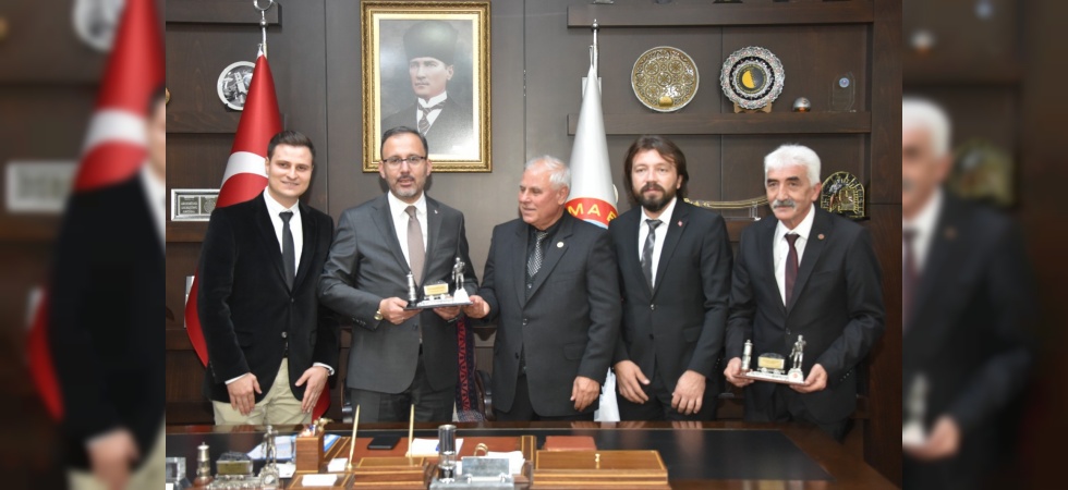 Bakan Kasapoğlu Soma Belediyesini ziyaret etti