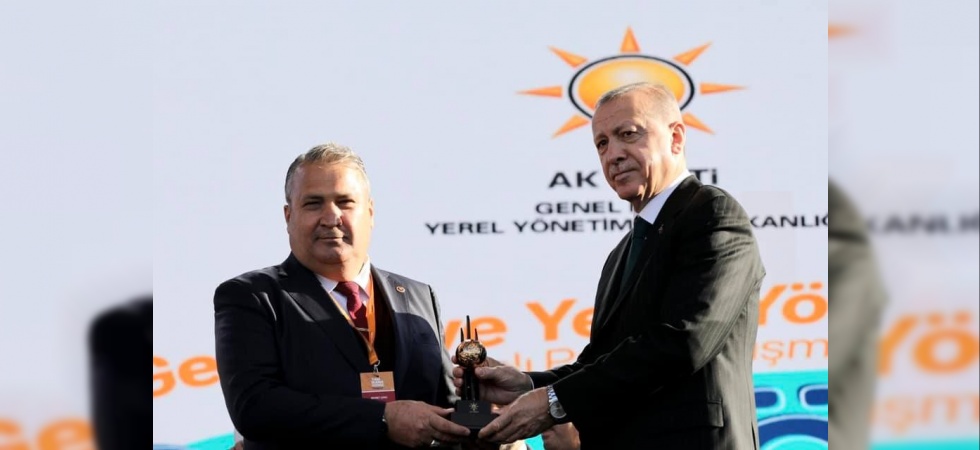 Başkan Çerçi ödülünü Cumhurbaşkanı Erdoğan’ın elinden aldı