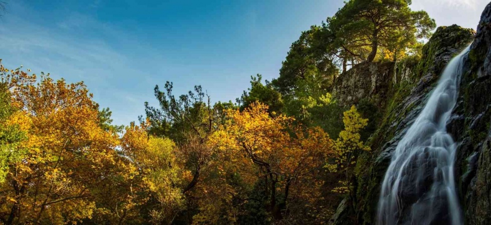 Türkmen Su Uçtu Şelalelerinde doyumsuz sonbahar manzarası