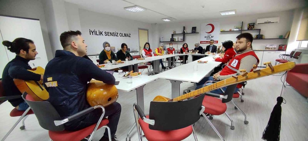 Türk Kızılay’dan görme engelliler için türkülü etkinlik