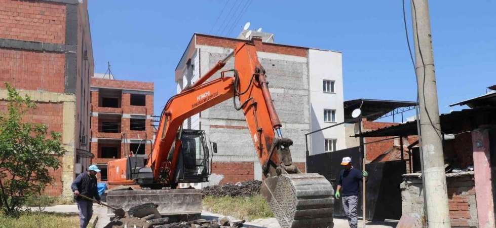 Turgutlu Belediyesi öz kaynaklarıyla çalışmaya devam ediyor