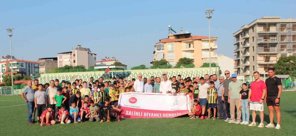Salihli’de kardeşlik futbol turnuvası heyecanı