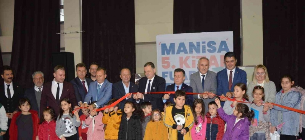 Manisa Kitap Fuarı kapılarını ziyaretçilerine açtı