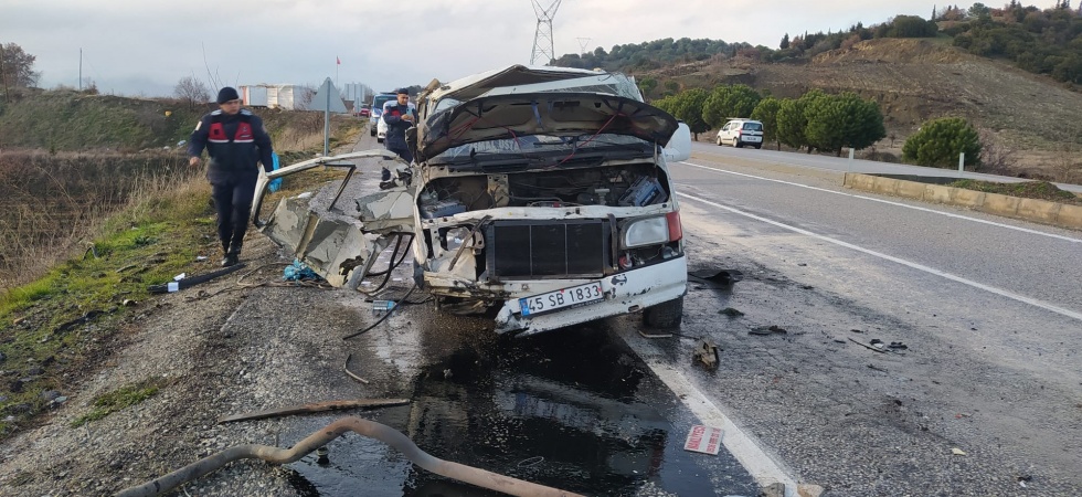Manisa’da yağmur kazaya neden oldu: 1 ölü, 1 yaralı