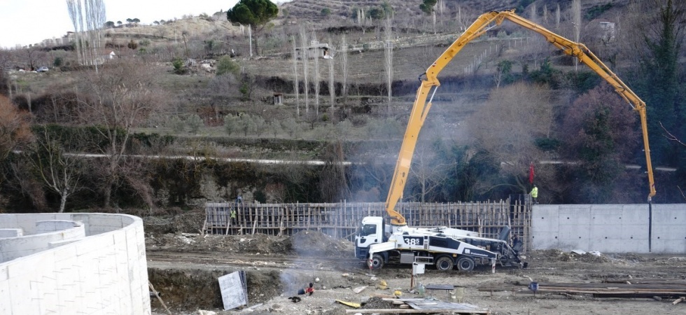 Demirci’nin dev yatırımında yapım çalışmaları devam ediyor