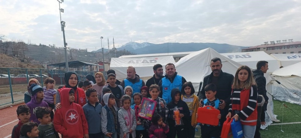 Manisa Büyükşehir Belediyesi depremzede çocukları unutmadı