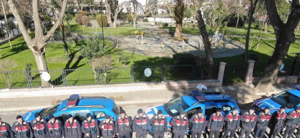 Manisa’dan deprem bölgesine jandarma takviyesi
