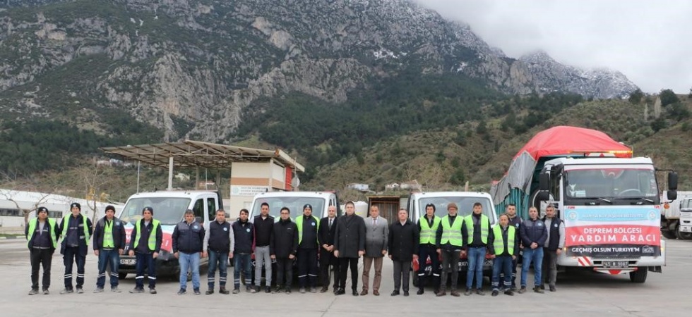 Manisa’dan deprem bölgesine personel ve araç sevk edildi