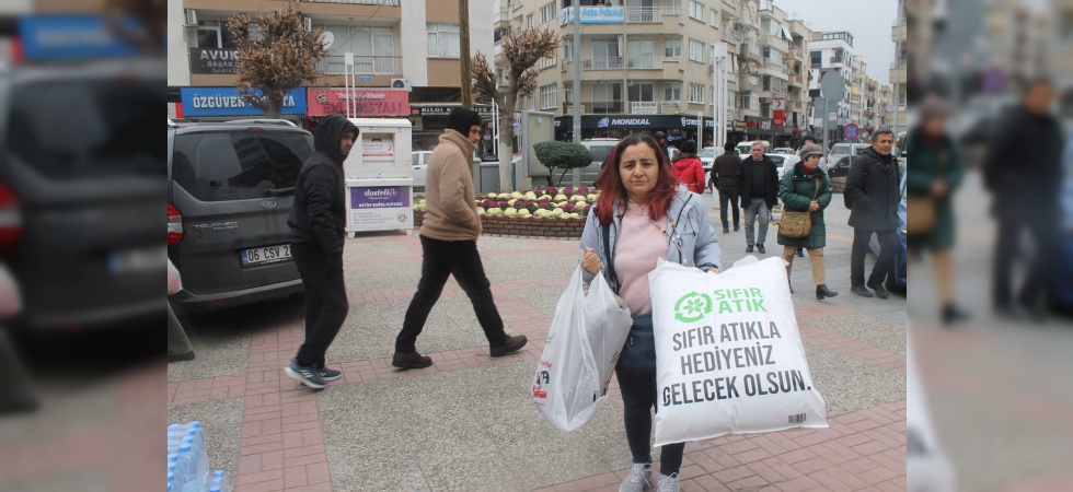 Turgutlulular deprem bölgesi için yardım kampanyasına akın etti