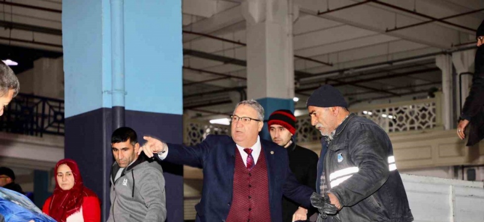 Yunusemre ve Şehzadeler’den deprem bölgesine yardım