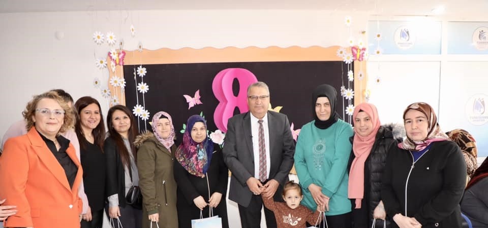 Başkan Çerçi kursiyerlerin Kadınlar Gününü kutladı