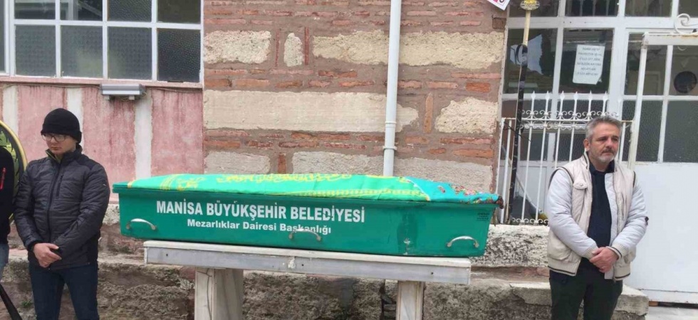 Beton mikserinin altında ölen anne toprağa verildi