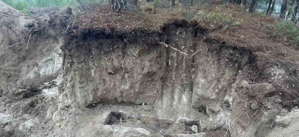 Kepçeyle yapılan kaçak kazıda 6 şüpheli suçüstü yakalandı