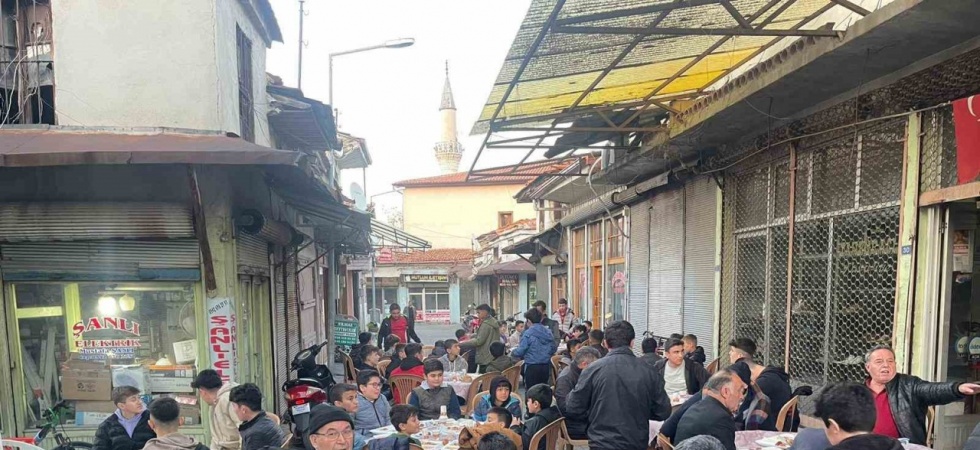 Kulalı esnaflar iftarda buluştu