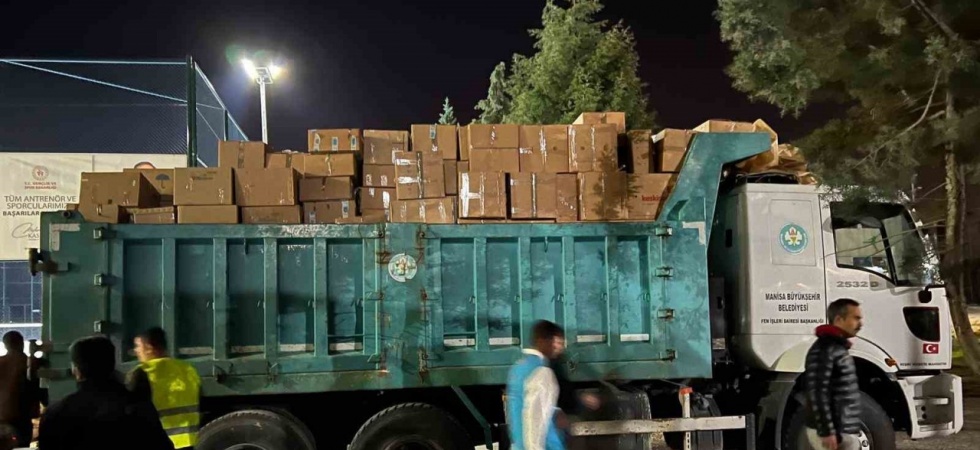 Manisa Büyükşehir’den Yayladağı ve Alltınözü’ne erzak desteği