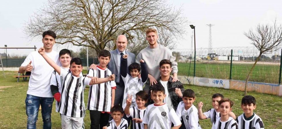 Manisa FK depremzede çocuklara moral oldu
