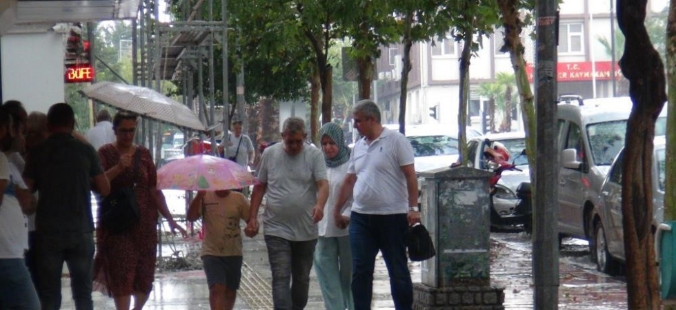 Manisa için yarın gök gürültülü sağanak uyarısı