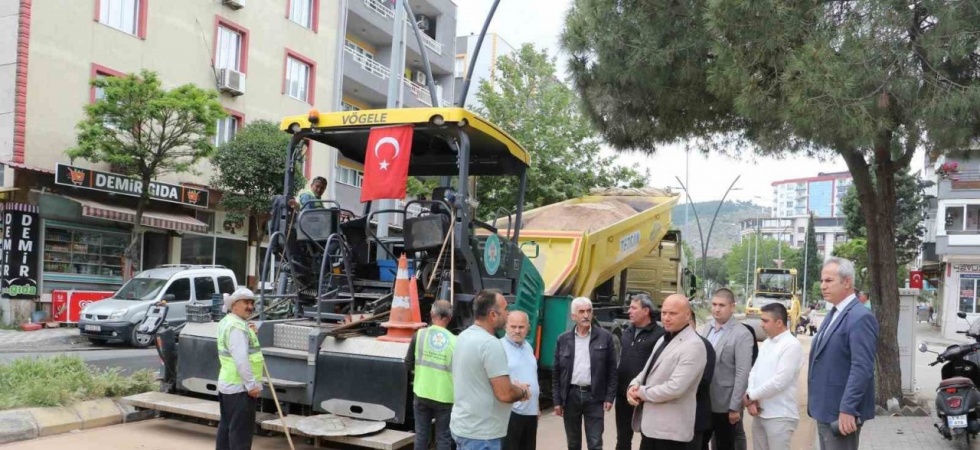 Soma’da asfalt çalışmaları sürüyor