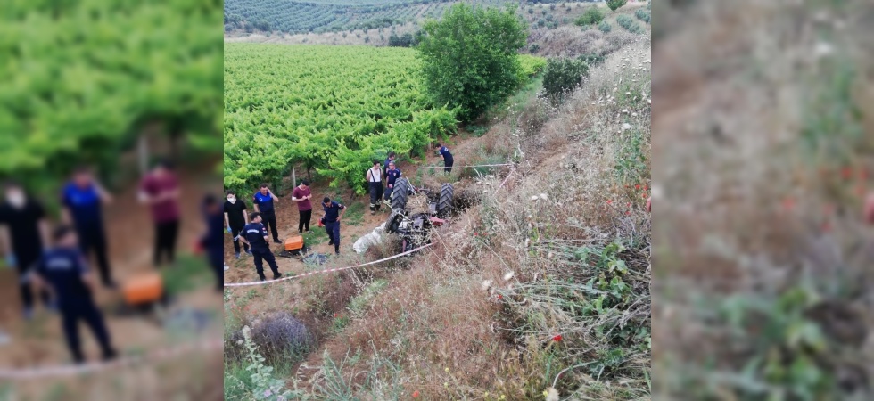 Manisa’da devrilen traktörün altında kalan sürücü hayatını kaybetti