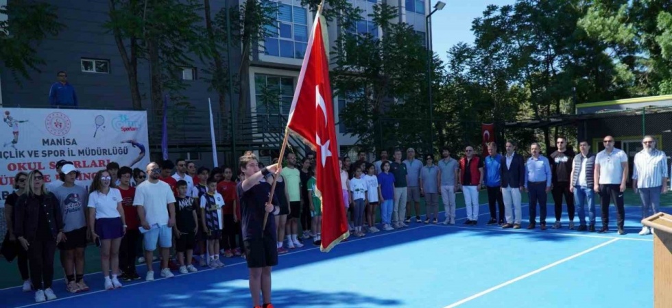 Okul Sporları Yıldızlar Tenis Türkiye Şampiyonası Demirci’de başladı