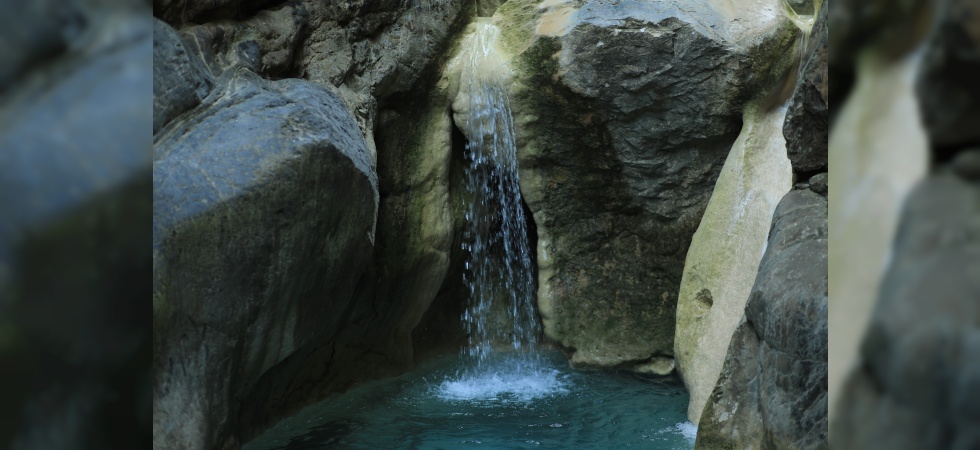 Spil Dağı’ndaki Saklı Kanyon dron ile görüntülendi