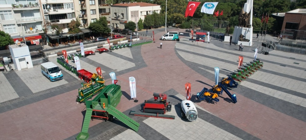 Başkan Ergün 60 tarım makinesi teslim etti