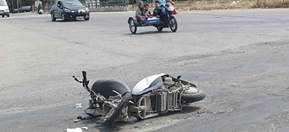 Kamyonla çarpışan elektrikli bisiklet sürücüsü yaralandı